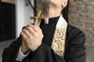 Szaty i dewocjonalia które inspirują do modlitwy